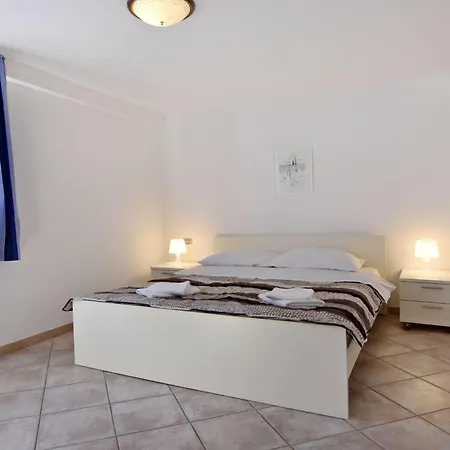 Nika 4 In Der Residenz Mit Pool Und Wh By Interhome Apartment *