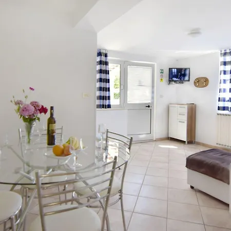 Nika 4 In Der Residenz Mit Pool Und Wh By Interhome Umago