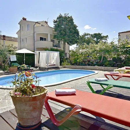 Apartamento Nika 4 In Der Residenz Mit Pool Und Wh By Interhome Umago